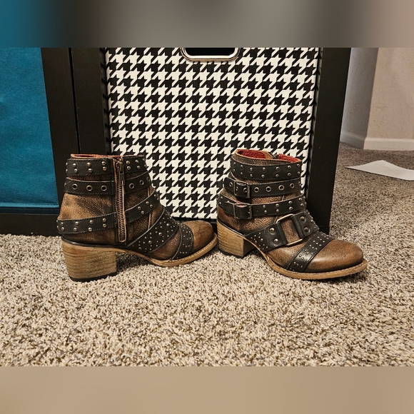 Freebird by Steven - Slayer in Black Size 6 - Picture 3 of 6